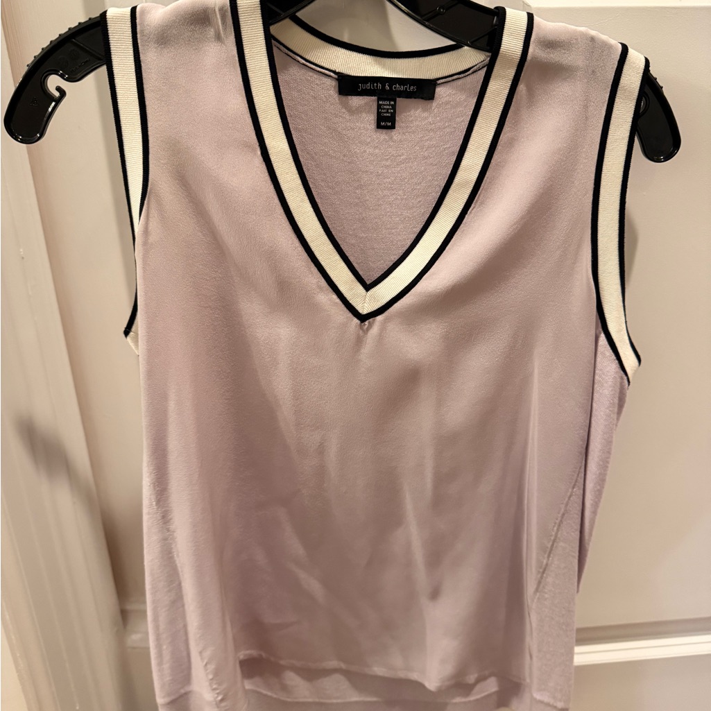Judith & Charles V-Neck Sleeveless Top - Soft Lavender